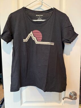 Dark navy blue Burton t-shirt with mountain and sunset